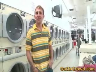 Sıcak için trot homoseksüel adamlar sahip olan seks film içinde sarılı laundry 1 tarafından outincrowd