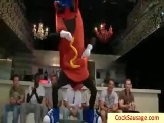 Υπέροχος γκέι λουκάνικο πάρτι με cocksausage